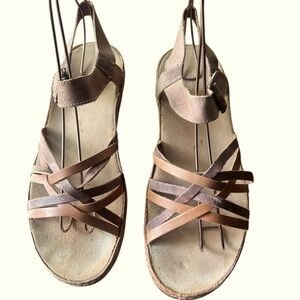 Chaco size 10  Strappy Comfort Sandals Fallon Toasted Brown Leather 106152